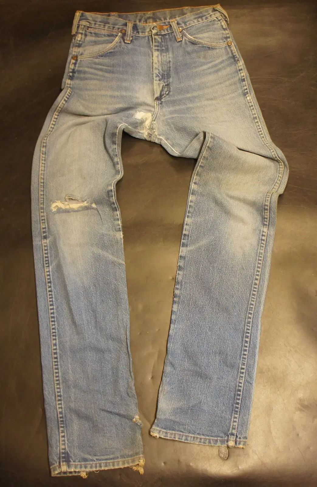 1650 ラングラージーンズラングラー 男性用と女性用のジーンズ ライトブルー インディゴ インディゴブルーデニム チョンデニムウォッシュデート