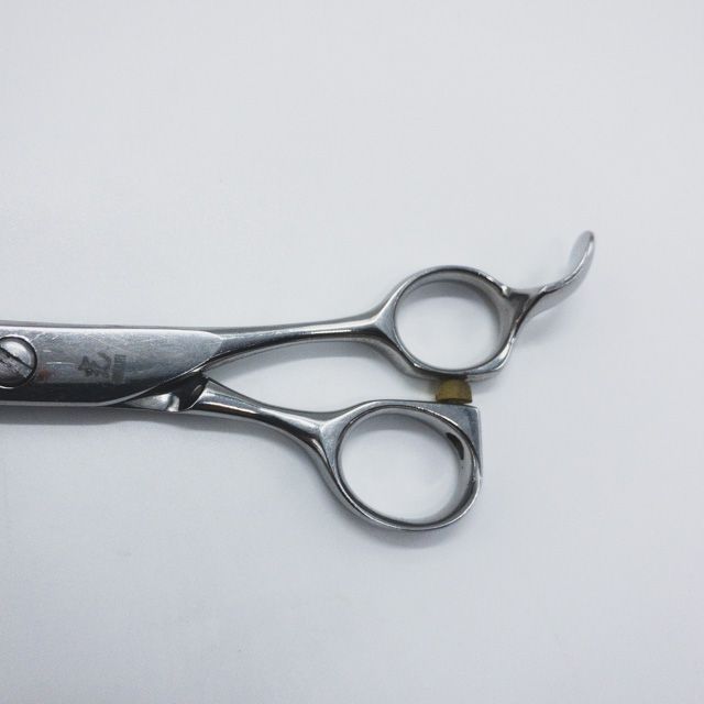 【ヒカリシザーズHIKARI光シザーHIKARI SCISSORS】K シザー オフセット 理容 美容ハサミ 美容師 理容師 右利き 6.8インチ 中古 sc806