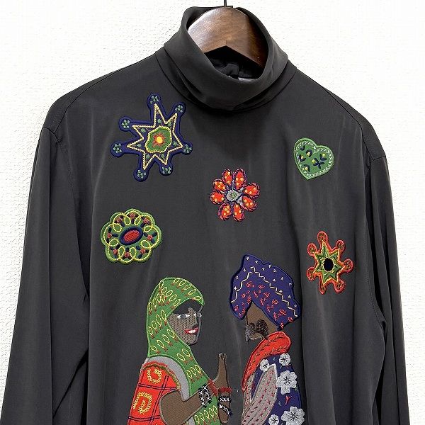 チャコールグレー系