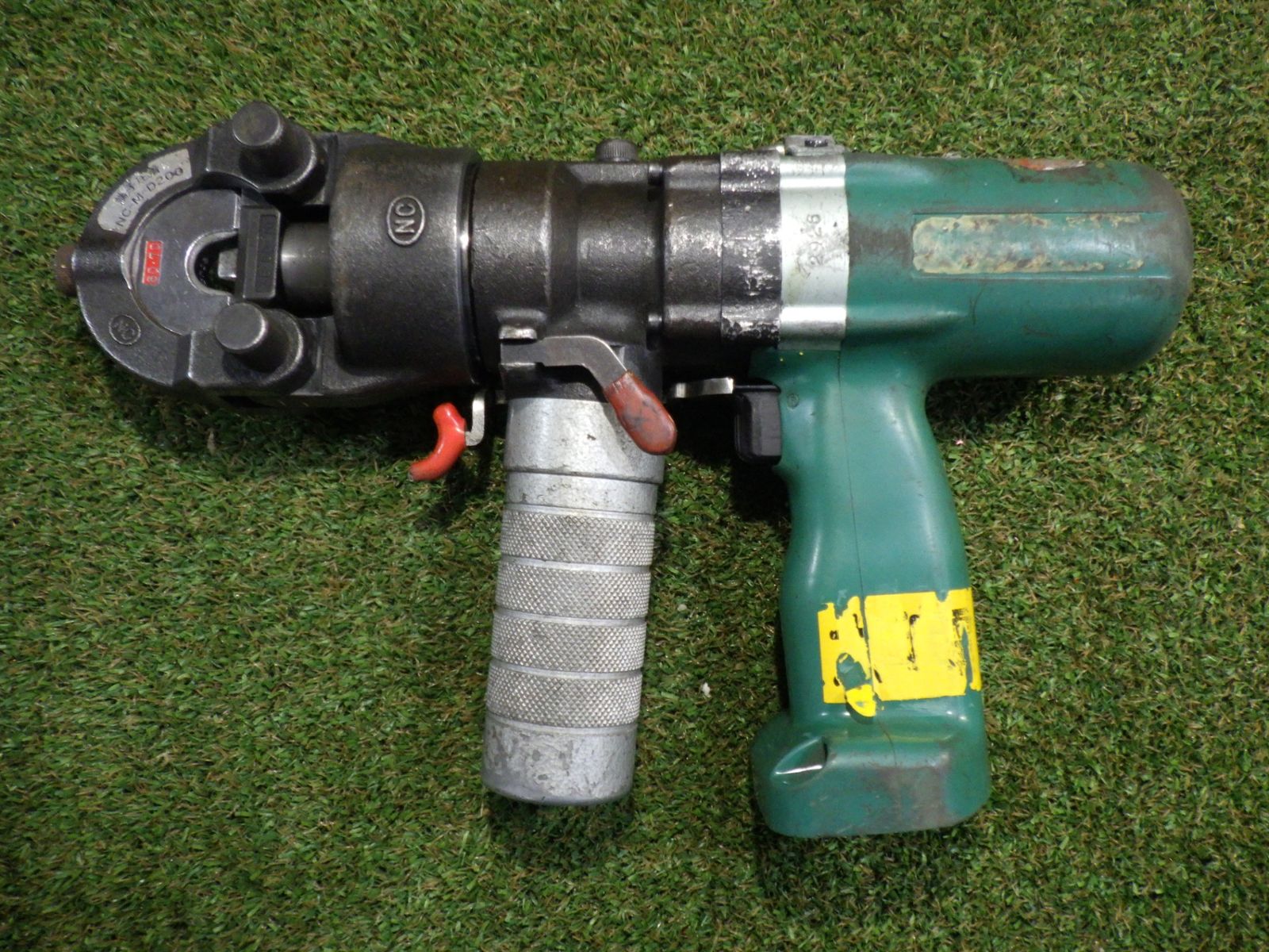 西田製作所 充電式油圧ポンプ NC-E650-DC 電動工具 圧着機 動作品 中古 