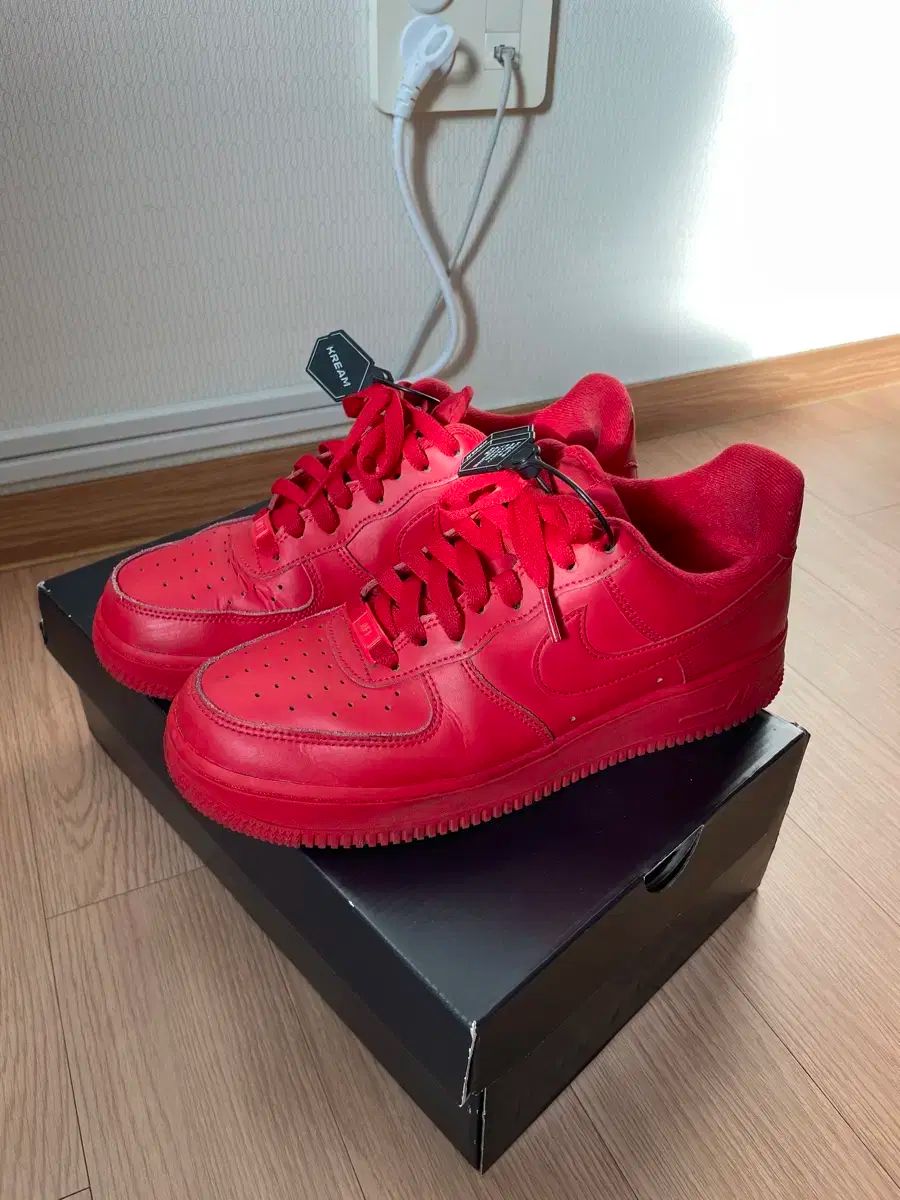 【雷市場（ポンジャン）商品韓国直送】 NIKE(ナイキ) エアフォース 1 LV8 トリプル レッド コチュジャンフォース