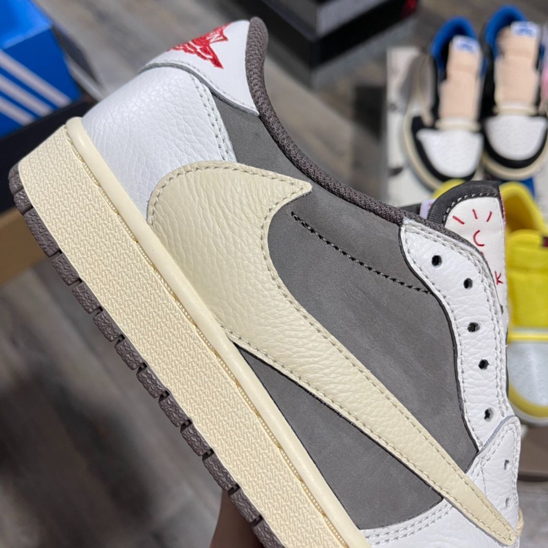 トラヴィススコットナイキエアジョーダン1ローリバースモカセイルアンドリッジロック 楽天市場】Travis Scott x Nike Air Jordan 1 Low Reverse Mocha