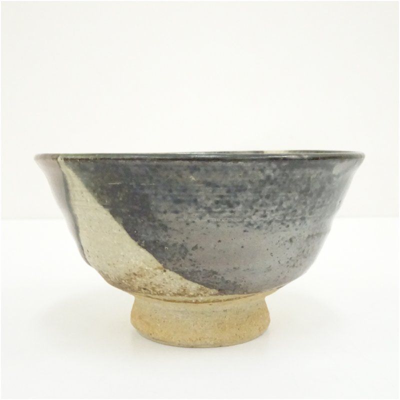 河井武一造 灰釉掛分茶碗 共箱 茶道 抹茶 おしゃれ 抹茶茶碗 抹茶碗 和食器 レトロ 茶器 骨董 茶わん 茶会 茶の湯 WWW_IBETON_RU