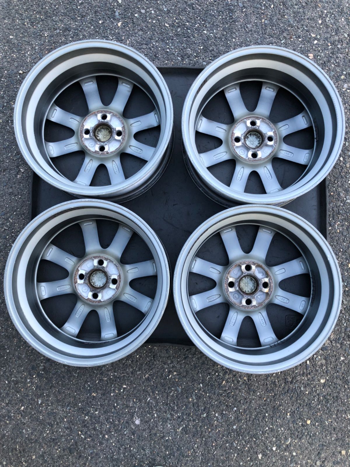 純正 アルミホイール