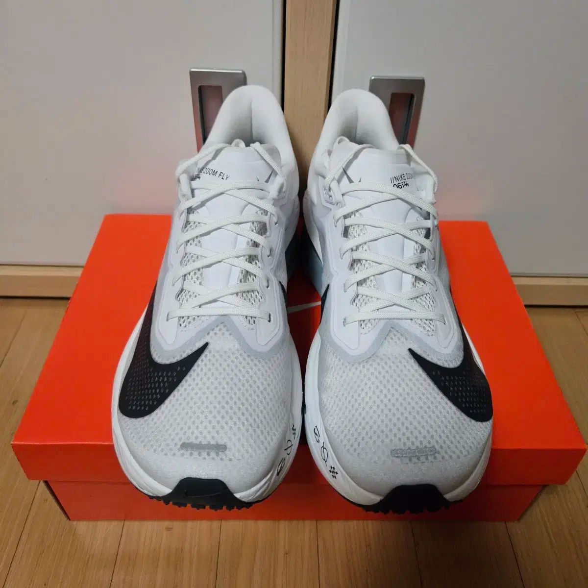 NIKE ナイキ ズームフライ 6 白 ピュア プラチナ 285