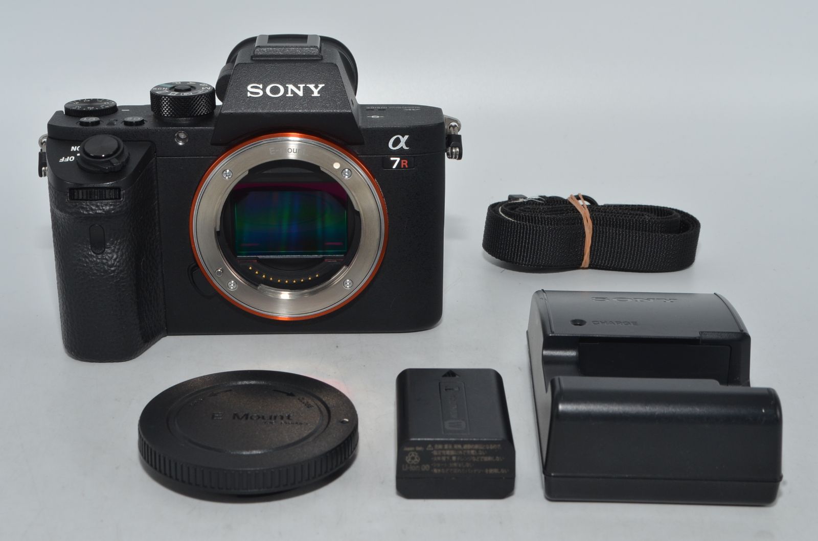 フルサイズミラーレス一眼 α7