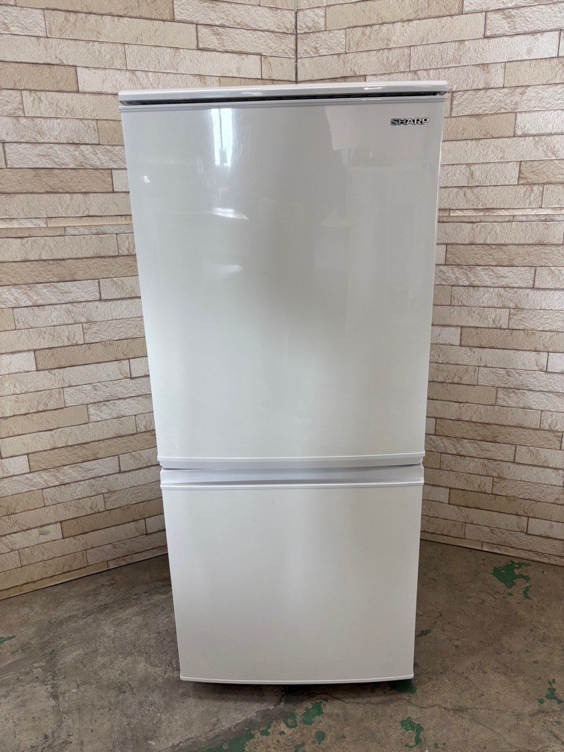 大阪送料無料★3か月保障付き★冷蔵庫★シャープ★2ドア★2022年★SJ-18E9-W★IR-230 大阪送料無料☆3か月保障付き☆冷蔵庫☆シャープ☆2ドア☆2022年☆SJ