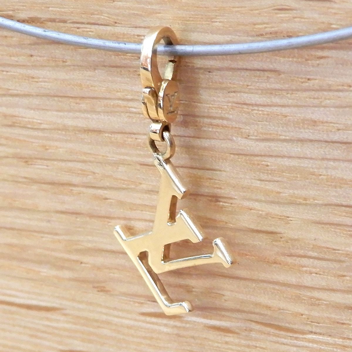 超 ルイヴィトン チャームドゥモノグラム ペンダントトップ LV K18YG Q93057 14360