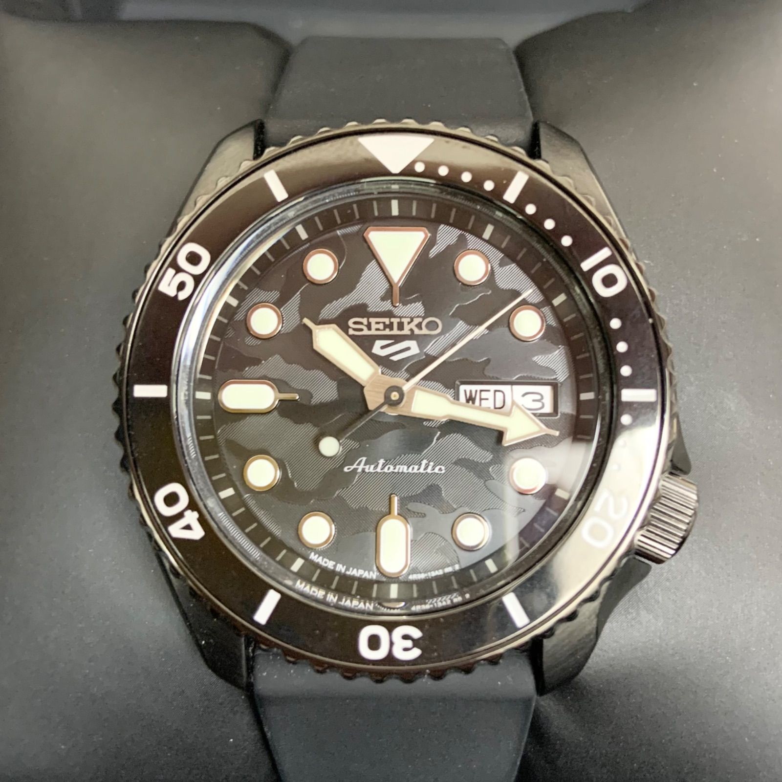 美品】SEIKO セイコー 5スポーツ SBSA175 堀米雄斗モデル 迷彩 美品】SEIKO セイコー 5スポーツ SBSA175 堀米雄斗モデル 迷彩