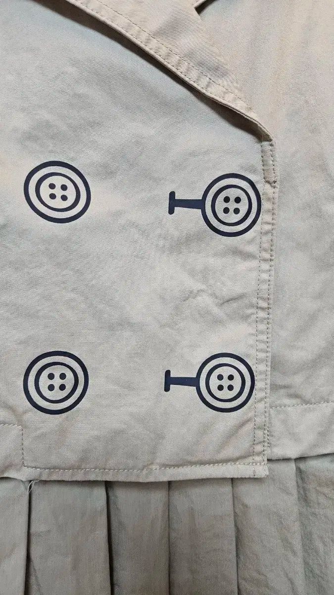 バーバリー キッズ トレンチ スカート セットアップ です サイズ 8 Y 128 cm