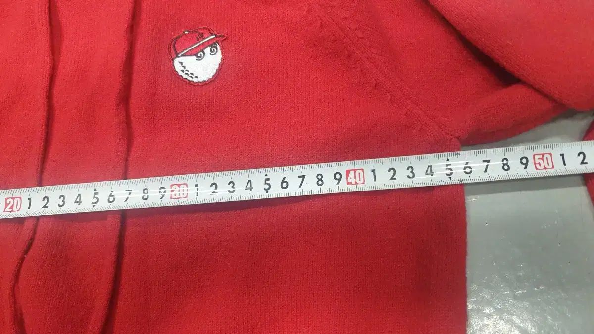 フード付きニット T