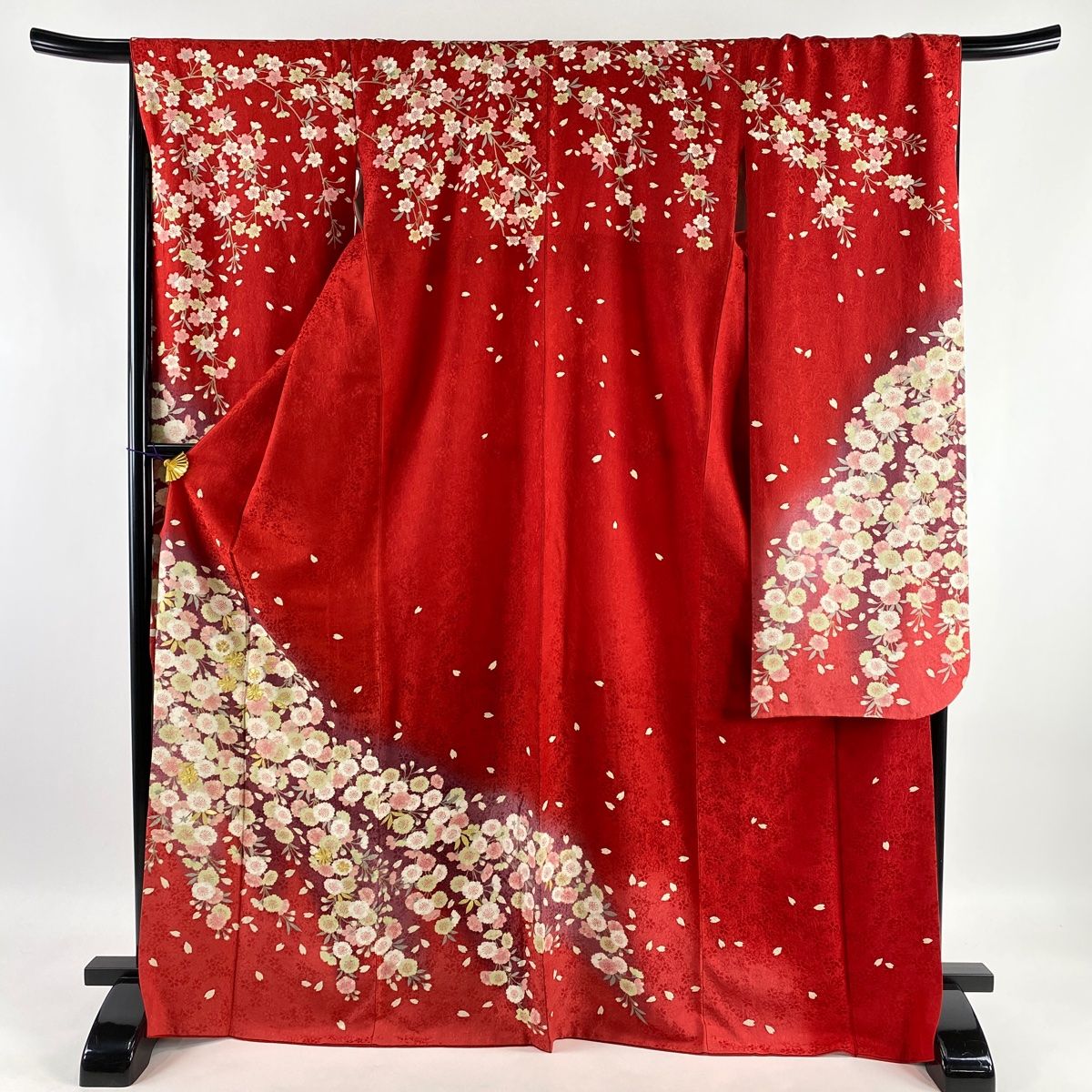 振袖 美品 名品 桜 花びら 刺繍 箔 赤 袷 身丈171cm 裄丈67cm M 正絹-