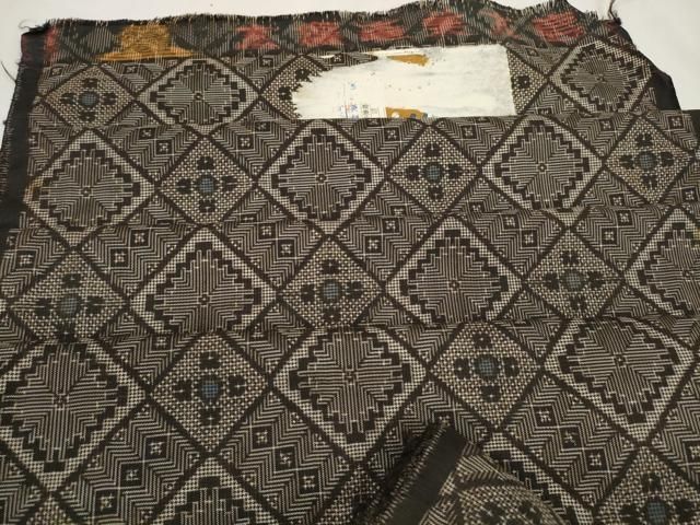 平和屋着物● 本場大島紬 龍郷絣 反物 着尺 宮田英雄作 花菱文 証紙付き ♥ DAAW7548zzz