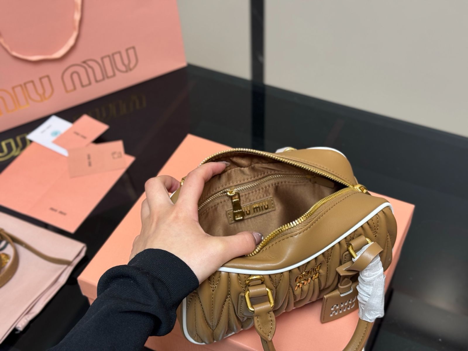 今日特価】Miu Miu Bowling Bag ミュウミュウ ボウリング バッグ