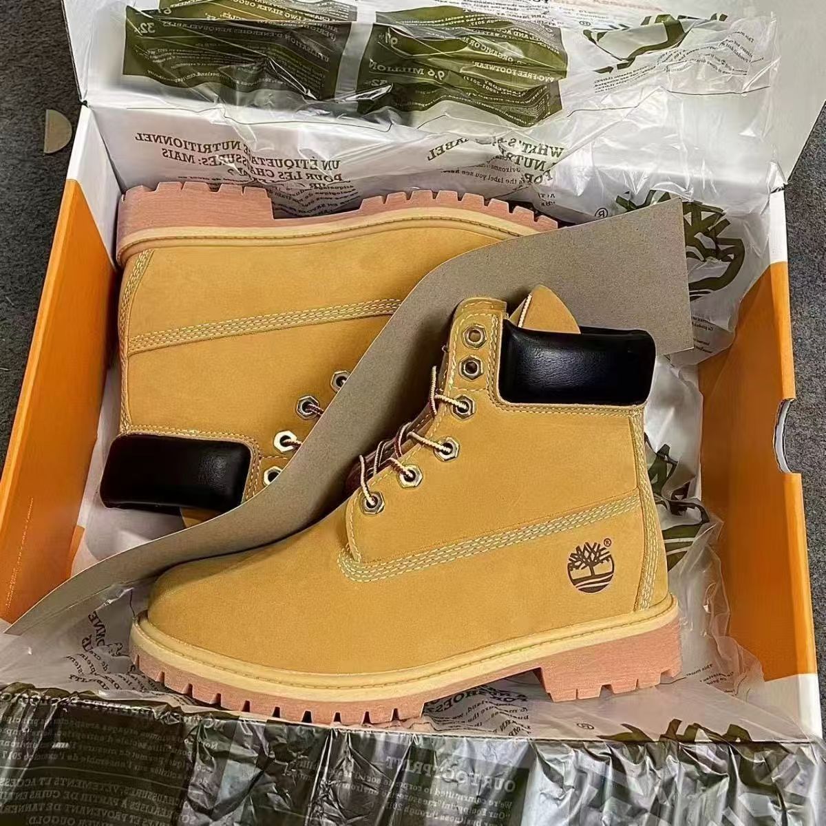 Timberland(ティンバーランド) TB010061 6IN PREM BT WHEAT NB