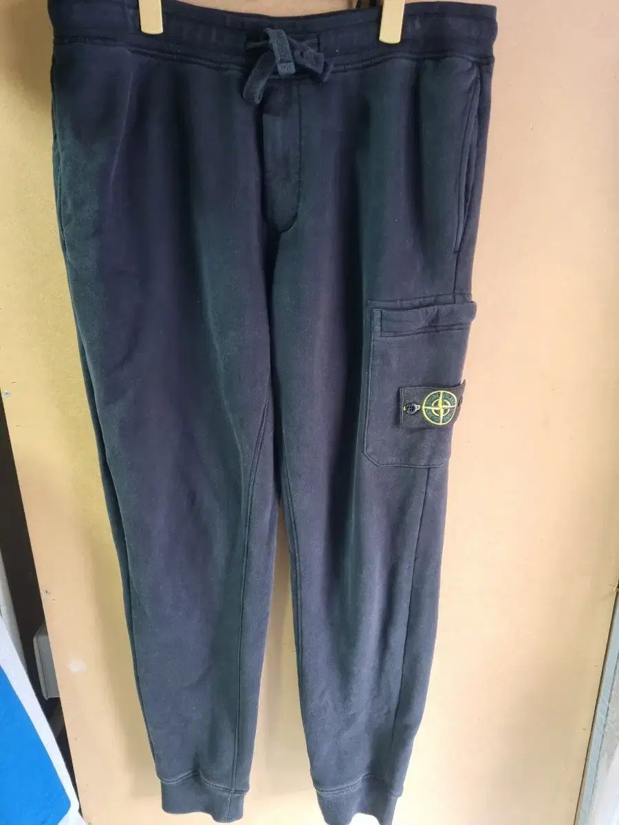 STONE ISLAND ストーンアイランド メンズ トレーナー ジョガーパンツ