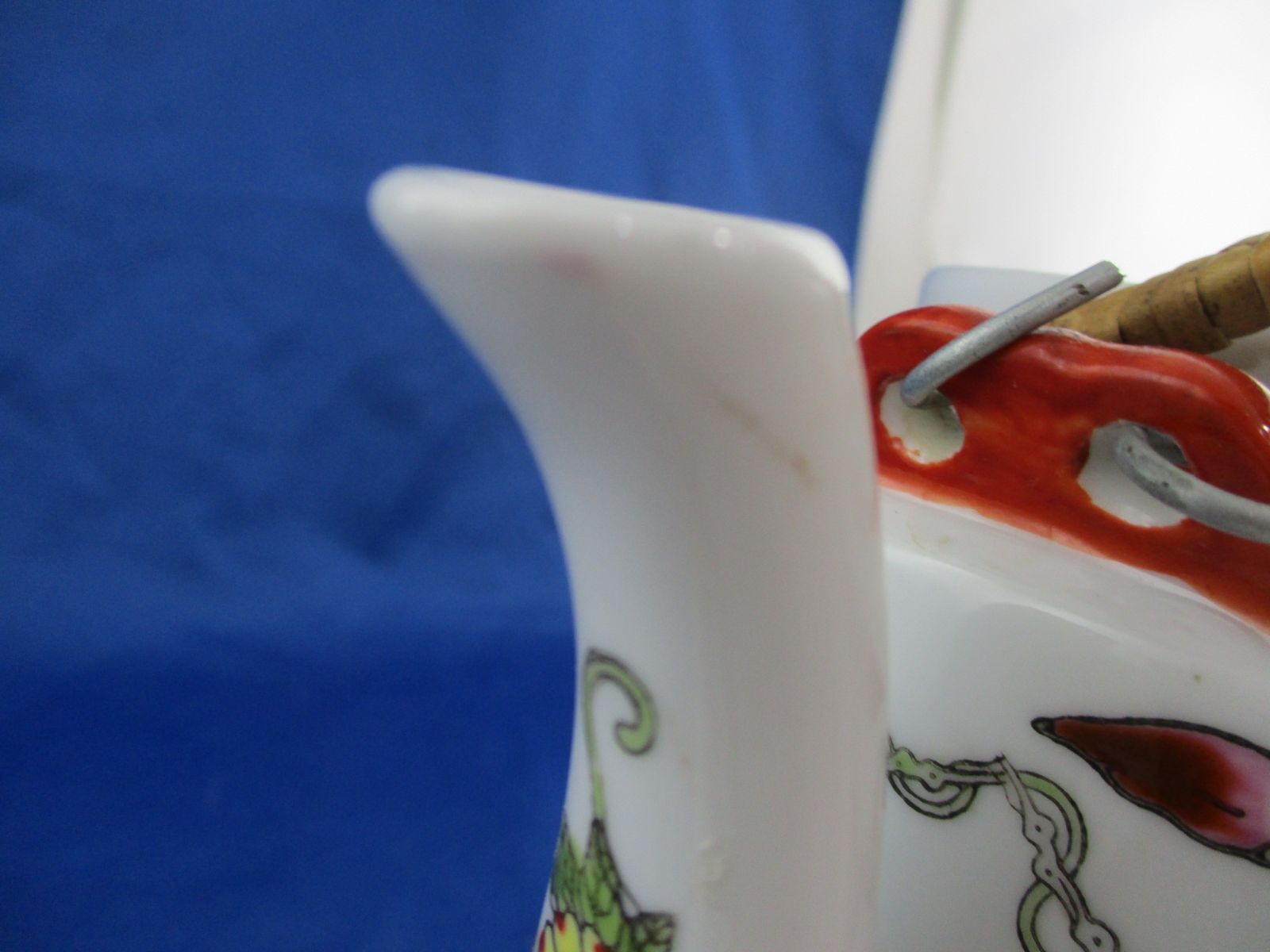 ◇中国古陶磁 中国景徳鎮 粉彩花蝶紋水注 急須 茶器 茶道具 色絵磁器 ◇中国古陶磁 中国景徳鎮 粉彩花蝶紋水注 急須 茶器 茶道具 色絵