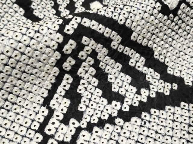 平和屋本店□極上 本疋田絞り 振袖 舞蝶文 黒地 逸品 CYAA3031s5