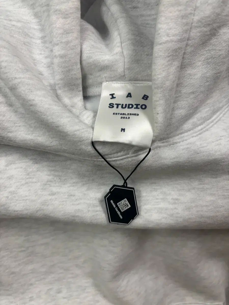 スタジオ フード付きTシャツ