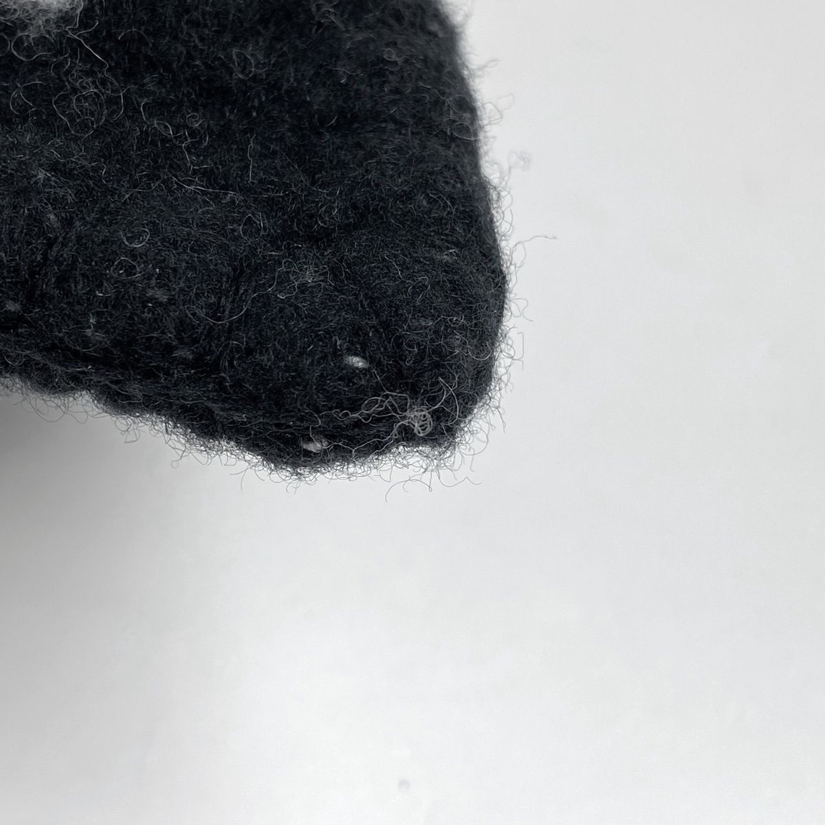 エルメス HERMES クッション アヴァロン3 PM ジャカード織 Hロゴ 毛 カシミヤ エクリュ ノワール NEXPOTALLINN_EU