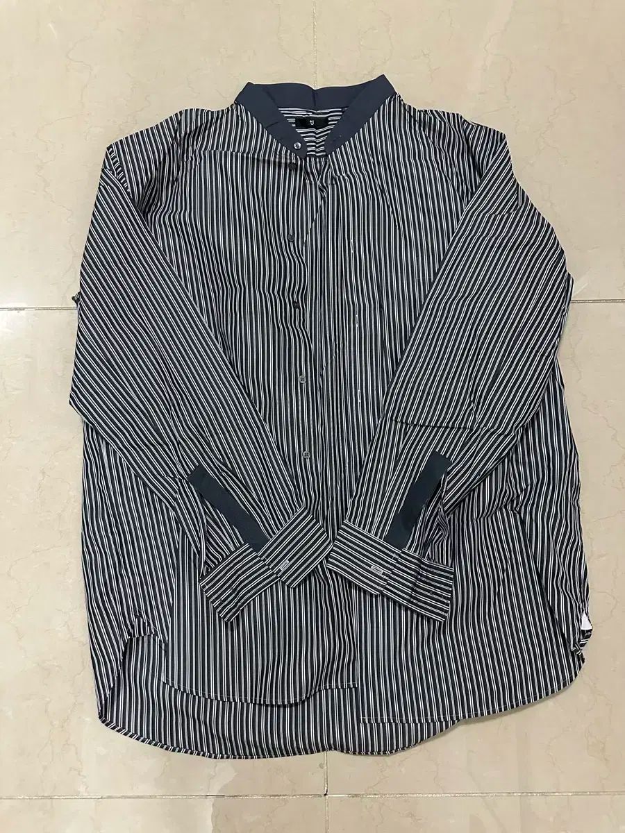 UNIQLO ユニクロ スタンド オーバーサイズ XL 110 ー 115 シャツ