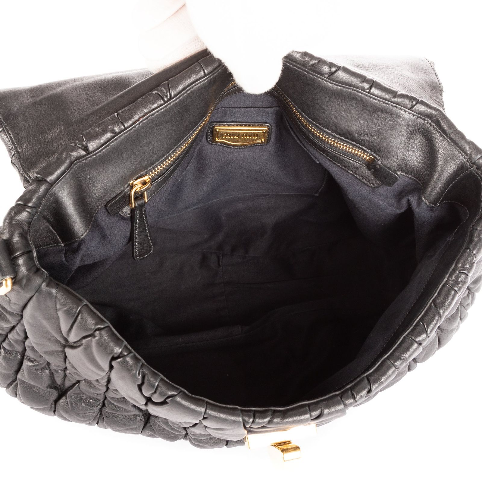 ミュウミュウ大フラップサッチェル黒マトラッセパテントレザーA