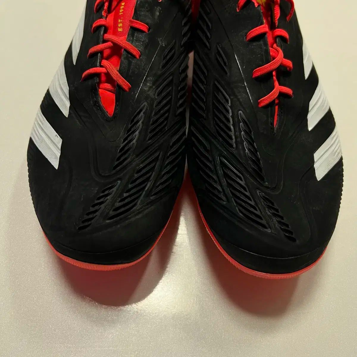 『２回のみ着用』アディダス　プレデターエリートHG/AG　27.5 2回のみ着用』アディダス プレデターエリートHG/AG 27.5 20％OFF