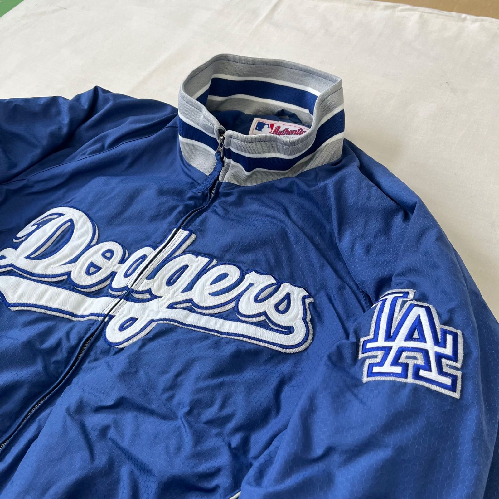 Majestic Dodgers ドジャース　スタジャン Mサイズ 楽天市場】ドジャース スタジャン メンズバーシティージャケット PRO