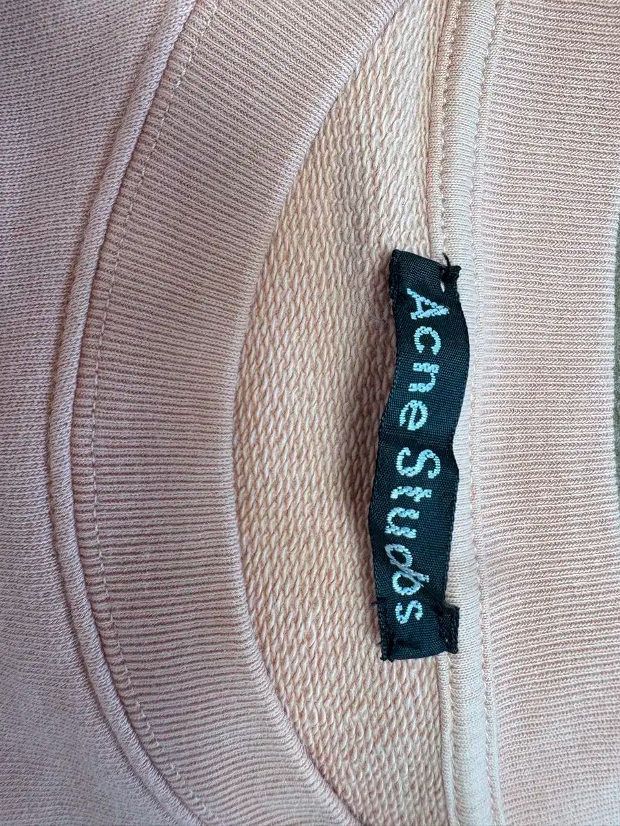 Studios アクネストゥディオズ