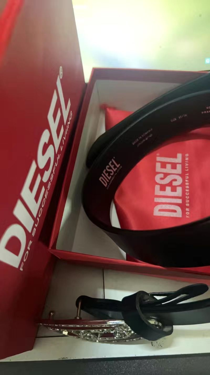 男女兼用　DIESEL　バックルベルト　本革