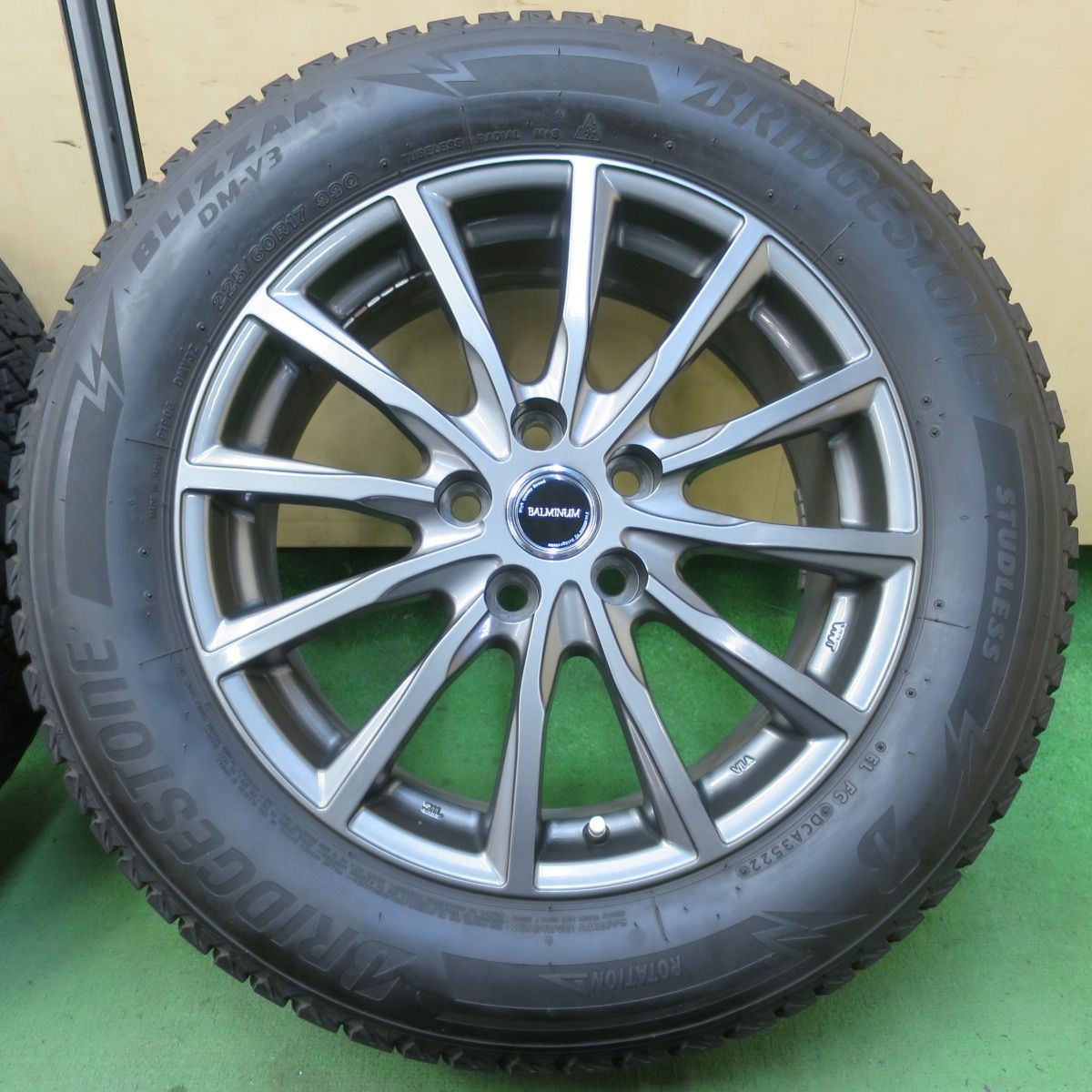 超美品ブリヂストン バルミナ アルミホイール 17インチ ブリザック
