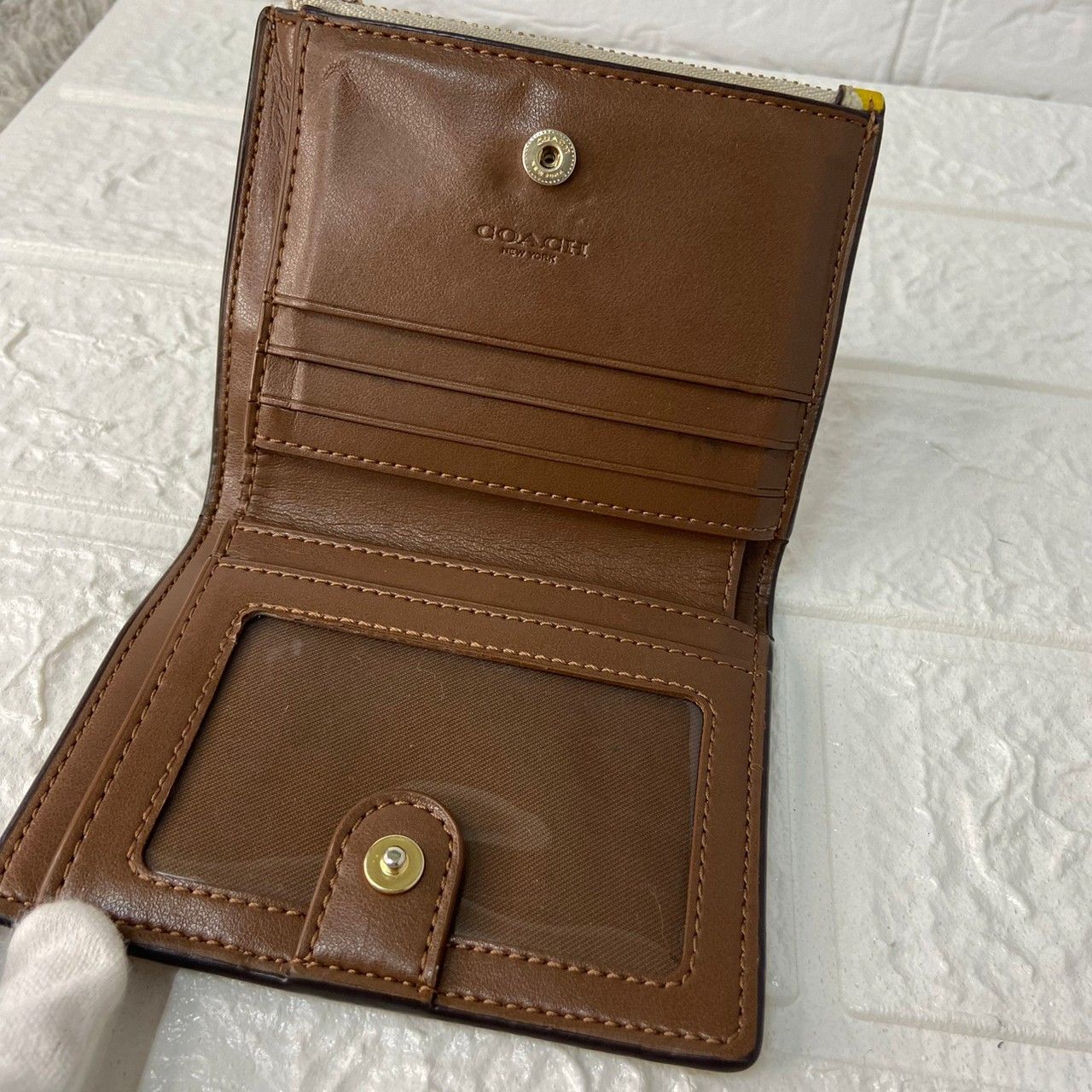 最終値下げ❣️デザイン可愛い❣新ロゴ❣COACHコーチ折り財布二つ折り 