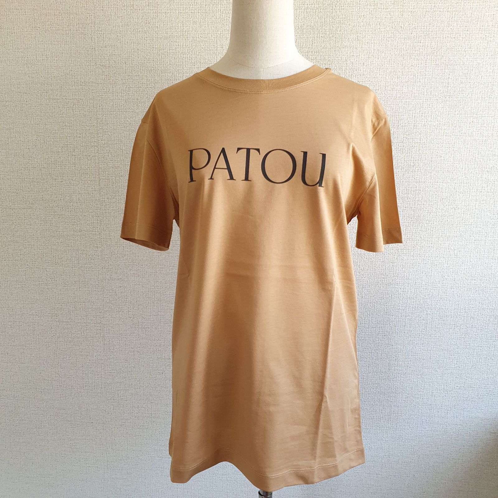 新品・未使用】PATOU パトゥ ロゴ オーガニックコットンTシャツ
