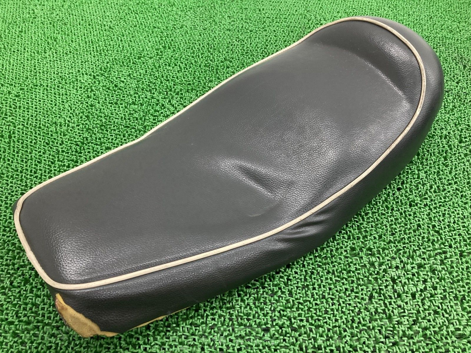 ラペラ ハーレー スポーツスター XL1200S外し ~03年 ソロシート ラペラ ハーレー スポーツスター XL1200S外し ~03年 ソロシート ラペラ