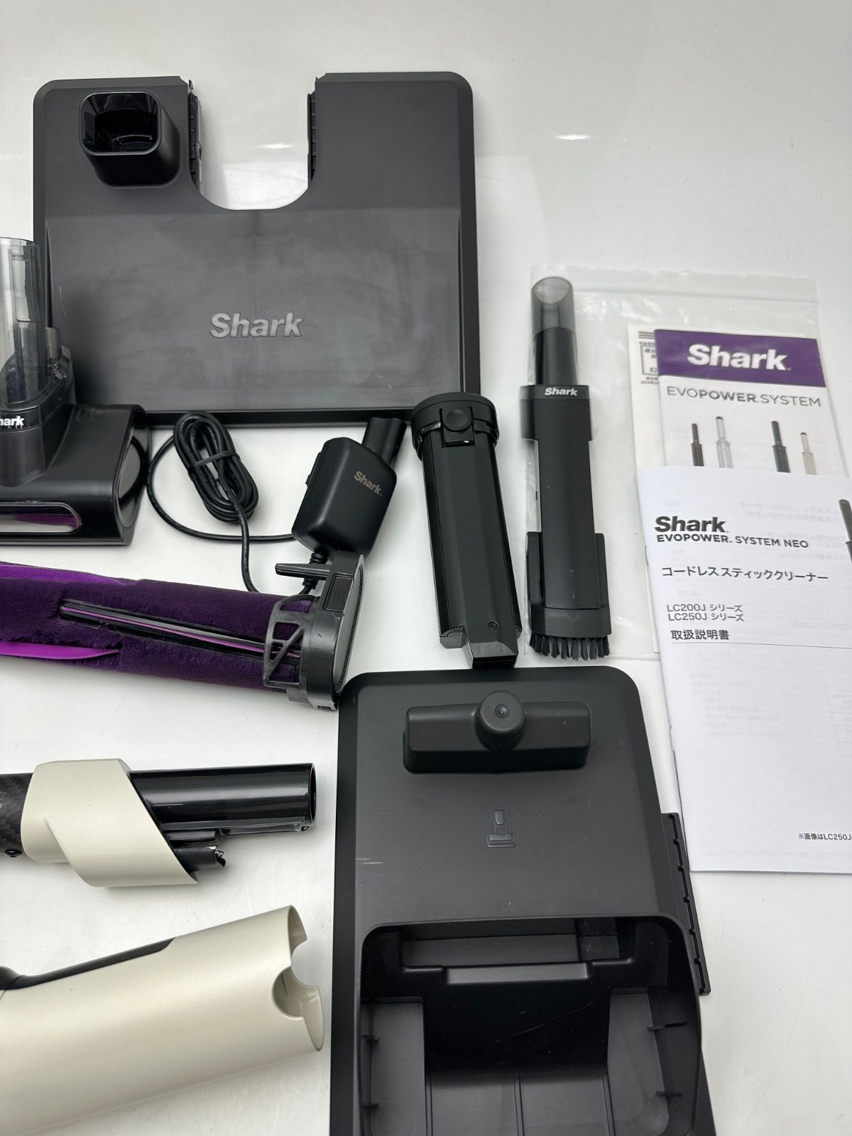 最終値下げSHARK コードレススティッククリーナー LC200JIV Shark