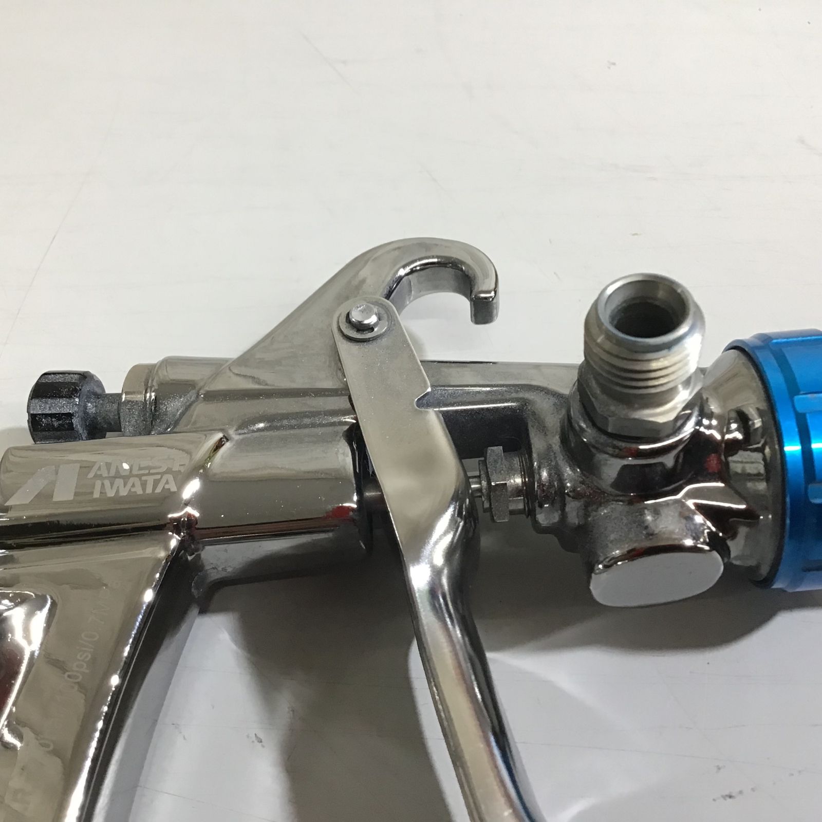 中古品】 ☆ アネスト岩田 スプレーガン KIWAMI-1-18B14 カップ付 
