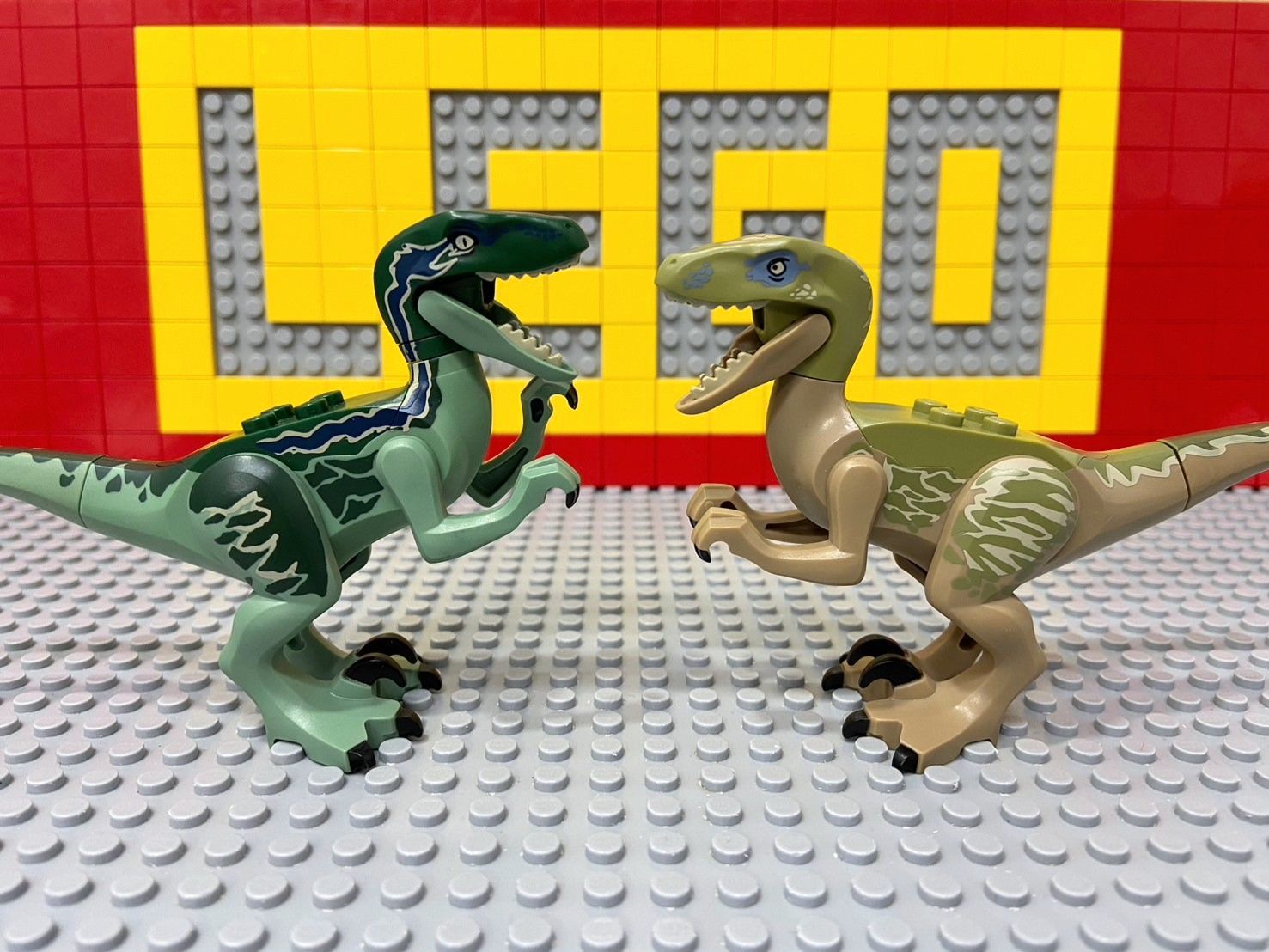 ☆恐竜☆ レゴ 動物ミニフィグ ２体セット ラプトル ラプター 正規品 肉食恐竜 ( LEGO 人形 ジュラシックワールド - メルカリ