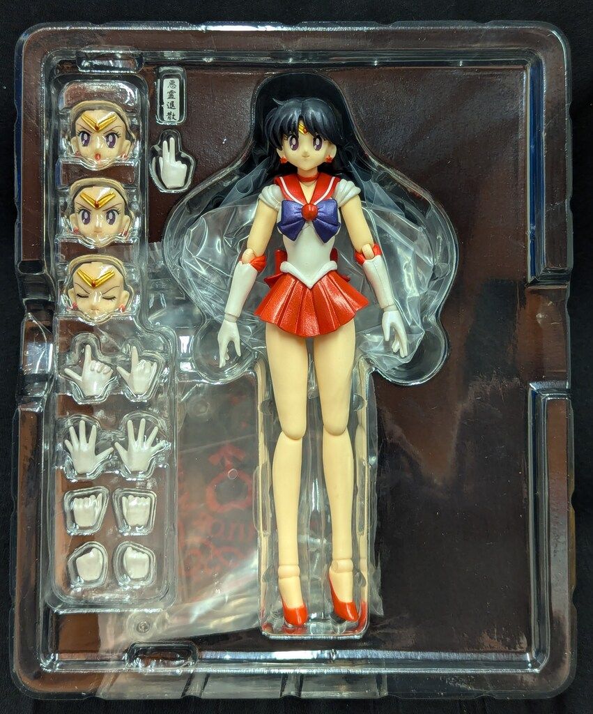 偽セーラームーン フィギュア バンダイ S.H.Figuarts 美少女戦士