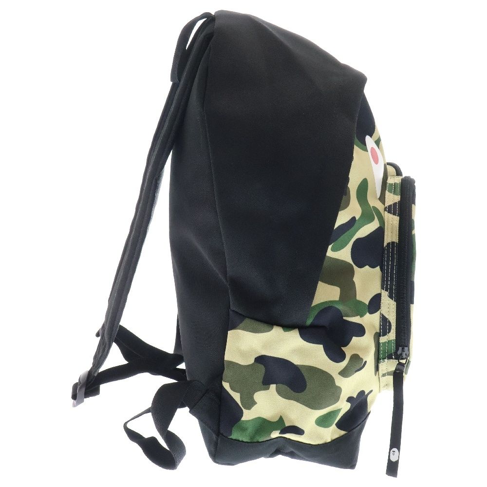 A BATHING APE (アベイシングエイプ) 1st Camo Shark Day Backpack