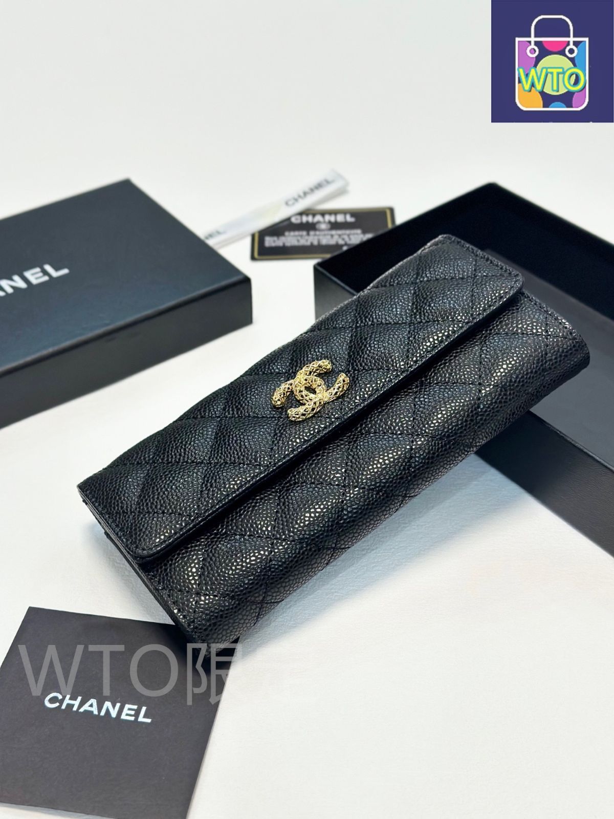 【 CHANEL 】ブラックレザー 二つ折り財布 CHANEL ブラックレザー 二つ折り財布 CHANEL ブラック 二つ折り財布