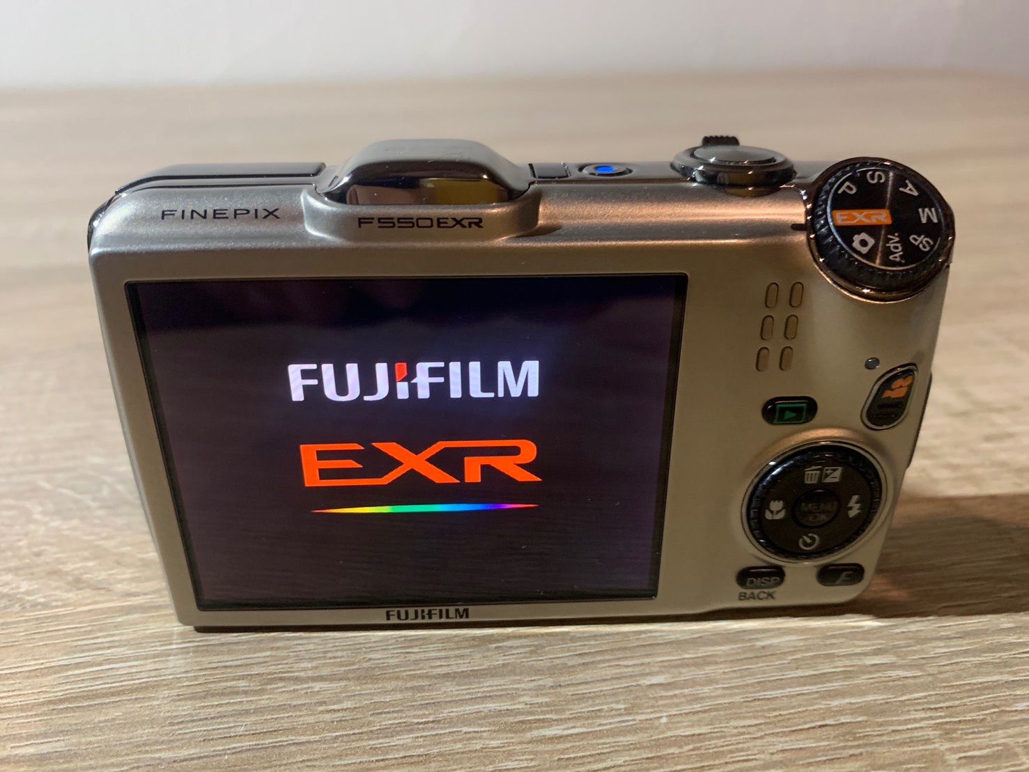 5966 FUJIFILM FINEPIX F550EXR シルバー デジカメ ジャンク品 - メルカリ