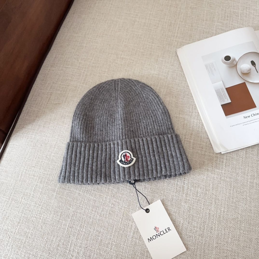 MONCLER ニット帽 グレー モヘアニット ベレー帽 MONCLER モンクレール ベレー帽 ロゴワッペン カシミヤ混