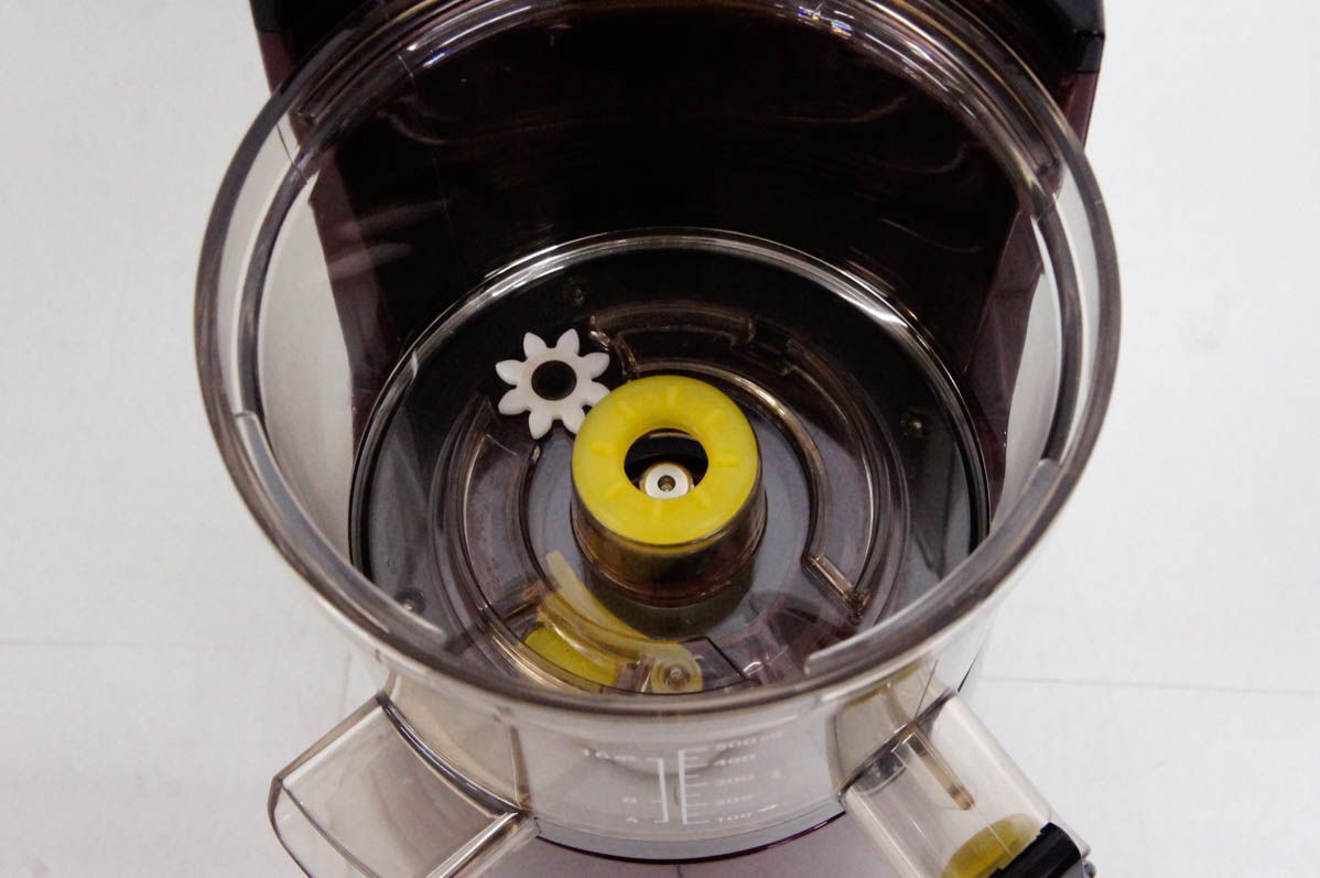 中古】HUROMヒューロム スロージューサー HH-EBA06 レッド - メルカリ