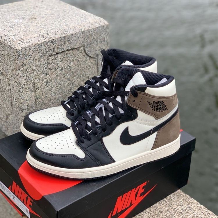 ナイキ エアジョーダン1 ハイ OG セイル/ダークモカブラック