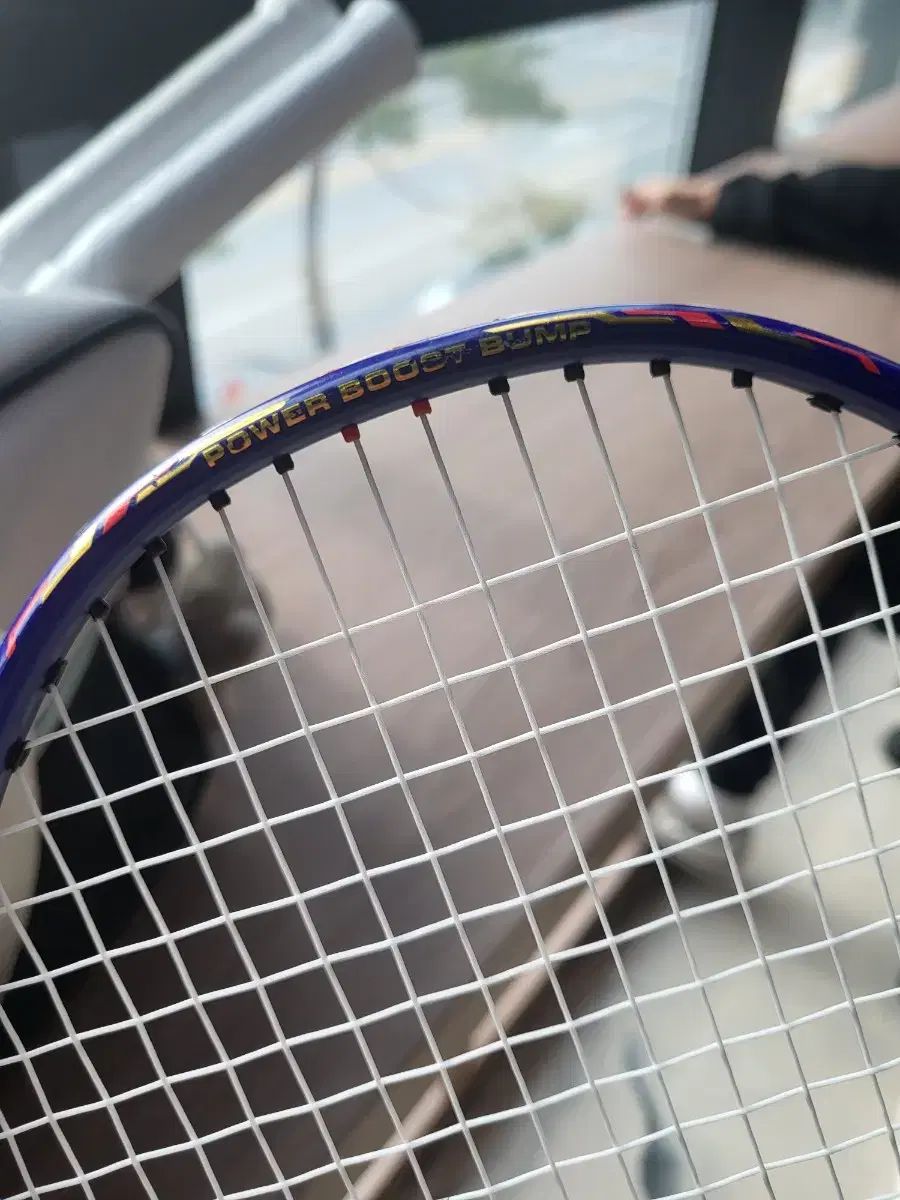プロ バドミントンラケット
