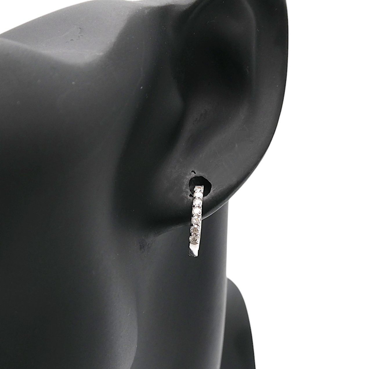 K18WG フープ ピアス ダイヤモンド0.15ct/0.15ct - メルカリ
