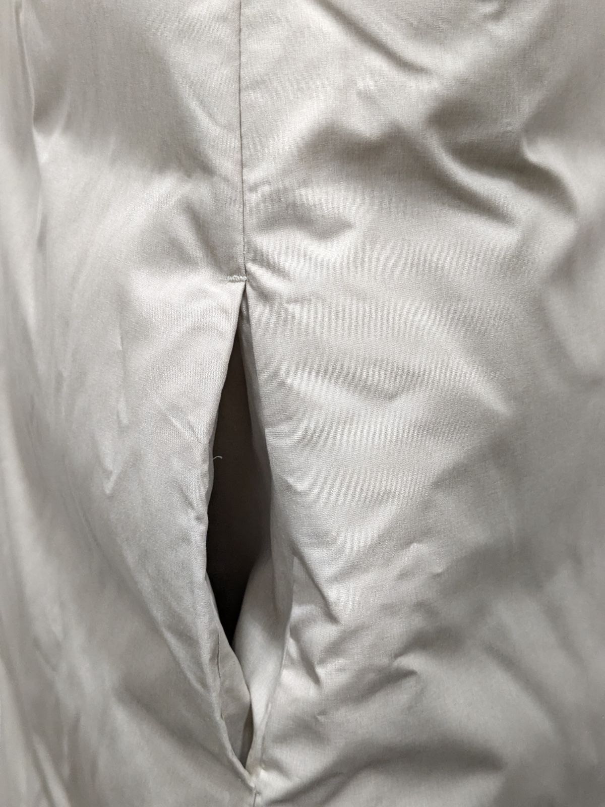 ポリエステルタフタ フード付きロングジレダウン