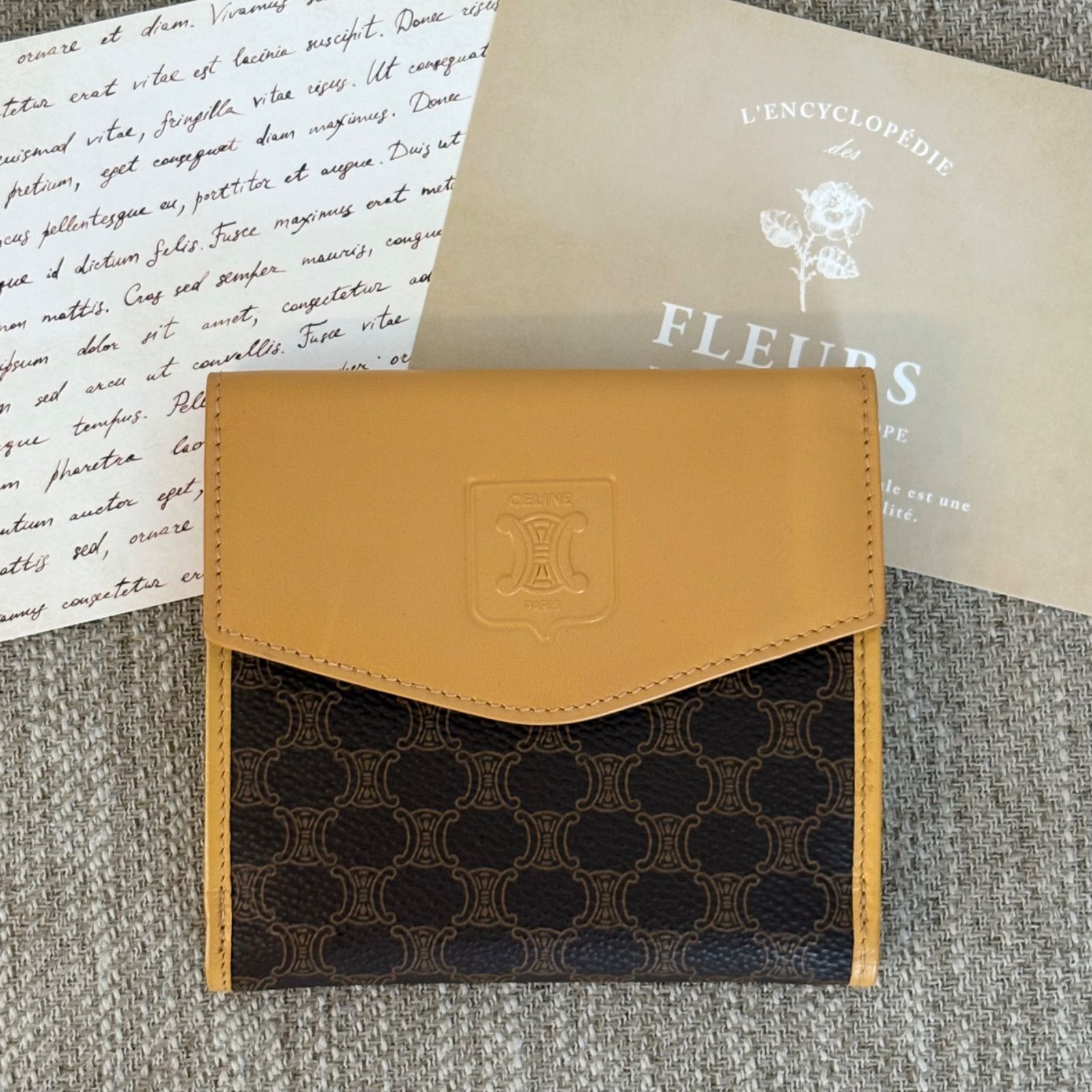 CELINE Vintage Triomphe Short Wallet セリーヌ マカダム PVC×レザー ブラウン系 折り 財布 ウォレット カードケース 小銭入れ 札入れ レディース 22254