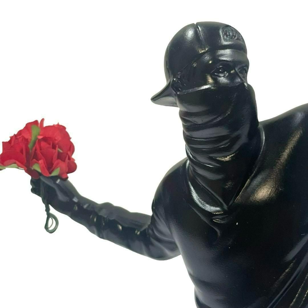 「バンクシー/花を捨てる少年　フィギュア ブラック」 Banksy バンクシー 花を捨てる少年 フィギュア 像 ブラック
