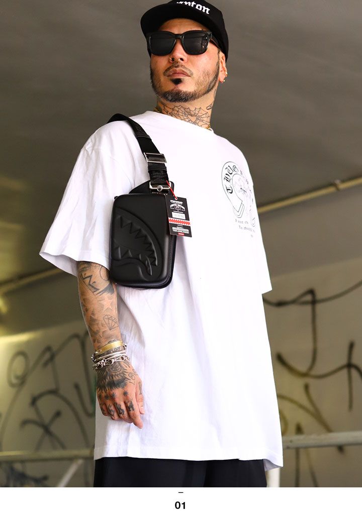 入手困難 送料込 SPRAY GROUND ボディバッグ ワンショルダー SPRAY GROUND バッグ ワンショルダーバッグ 縦型 メンズ